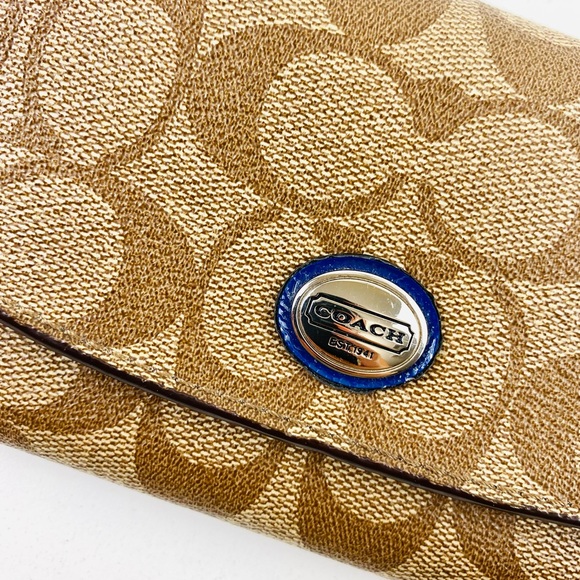 ⛔️SOLD⛔️ Coach F49154 SKHNV Peyton Signature Slim Envelope - Picture 2 of 9